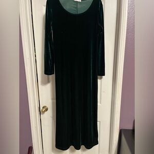 Elegant Green Velvet Dress